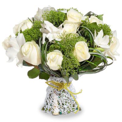 Праздничный букет живых цветов «Снежная гармония»