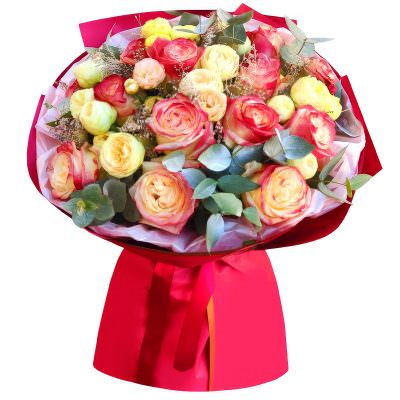 Красивый букет из ароматных цветов «Флористическая феерия»