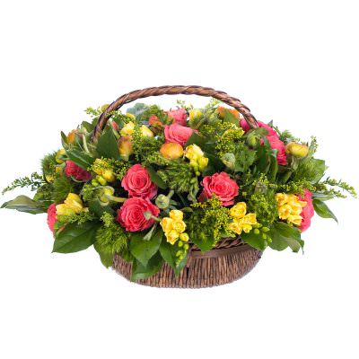 Корзина с живыми цветами «Весенний аромат»